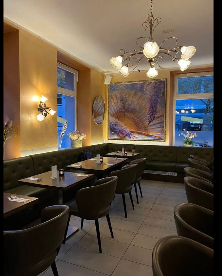 The dining room at Hanoipho